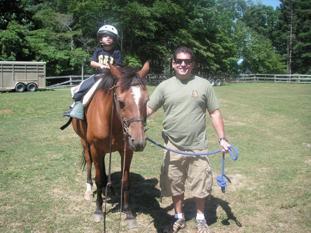 Arrowmont Stables & Cabins Cullowhee Exterior foto